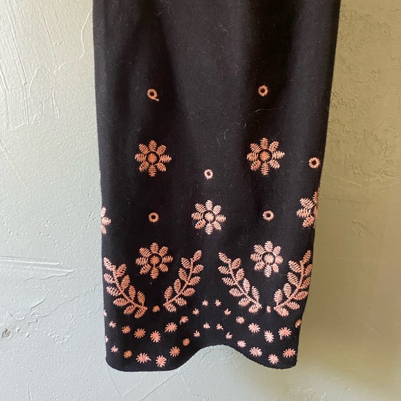 Torrid crop premium legging- scallop embroidery black size 2X - Picture 13 of 14